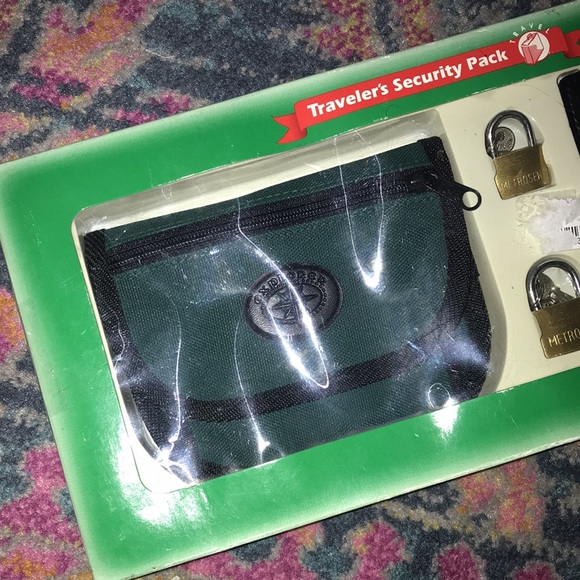 NWT Vintage Travelers Security Pack - Picture 2 of 6